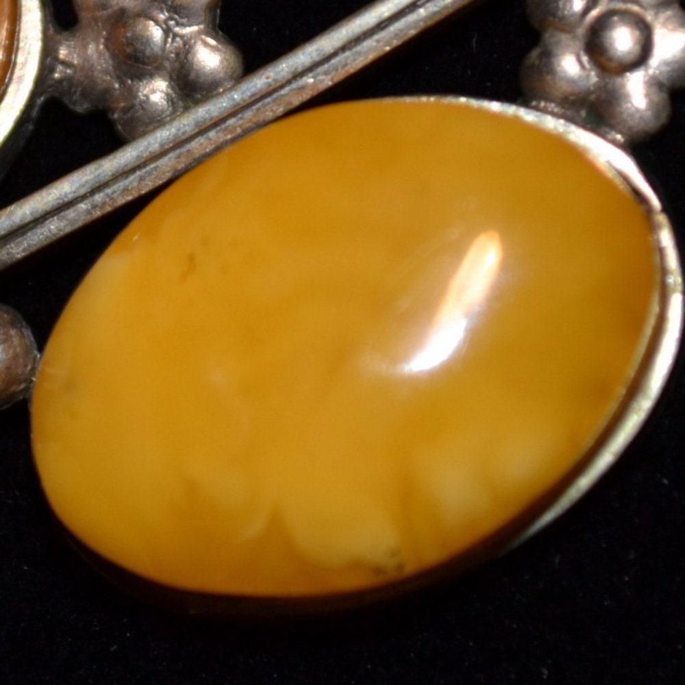 Cloudy Baltic Amber Pendant with Silver Tone Chain - Picture 3 of 8